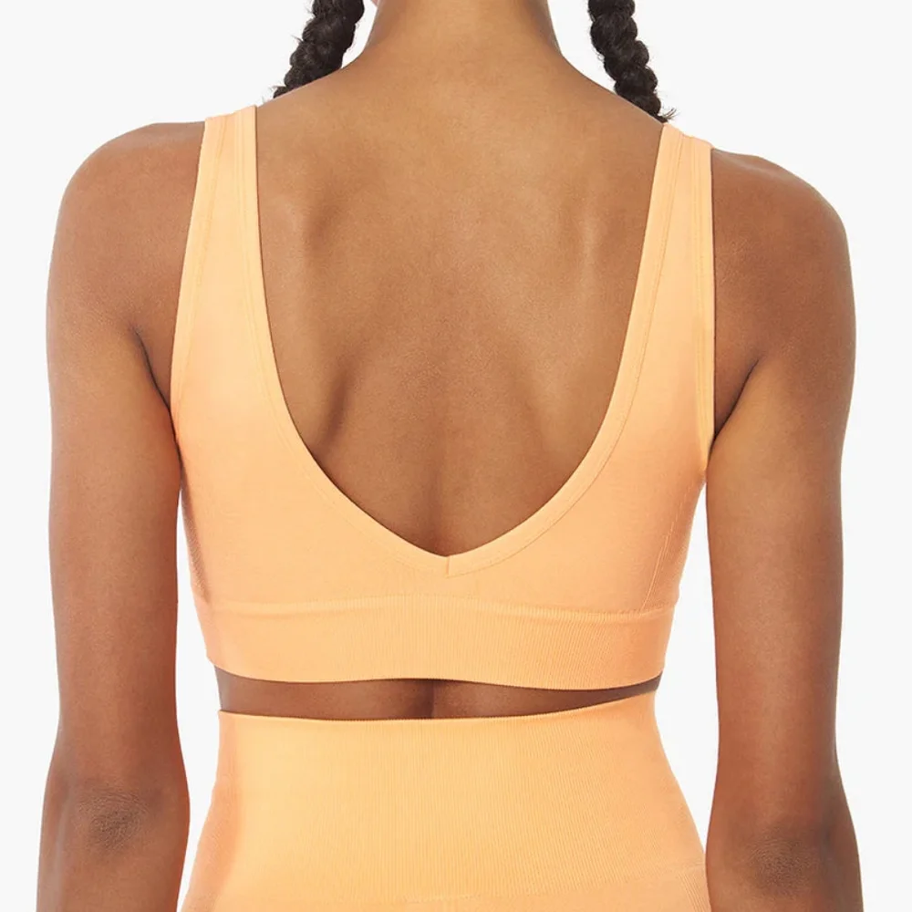 NWT WeWoreWhat Peach Cobbler Solid V-Neck Bra Top M - Picture 2 of 5